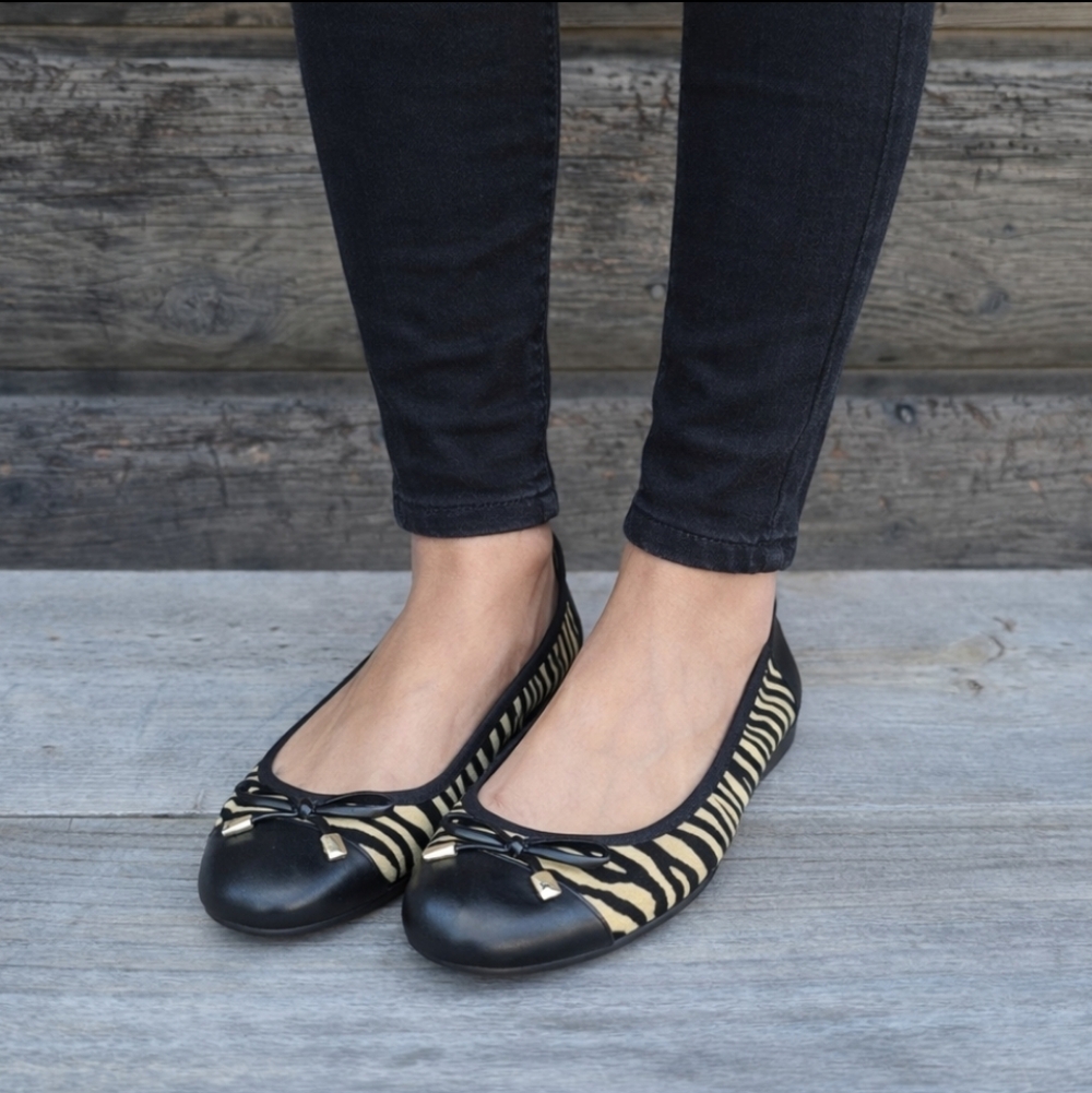 Vionic Minna Tiger Modern Preppy Toe Cap Comfort Ballet Flats 8.5M
